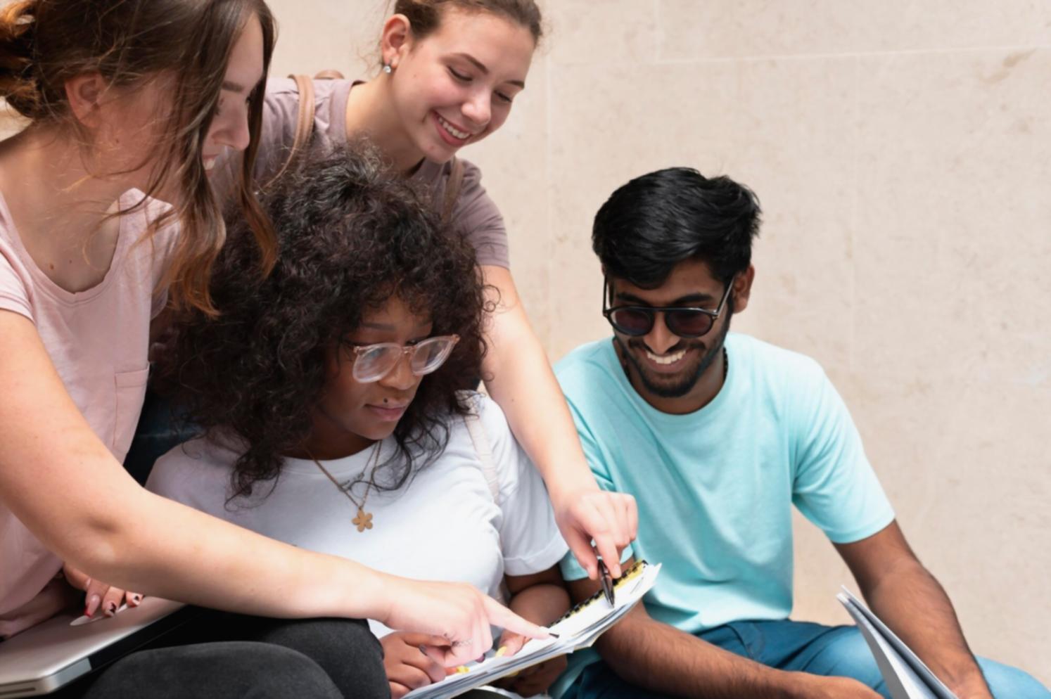 Espace de travail collaboratif pour l'apprentissage budgétaire